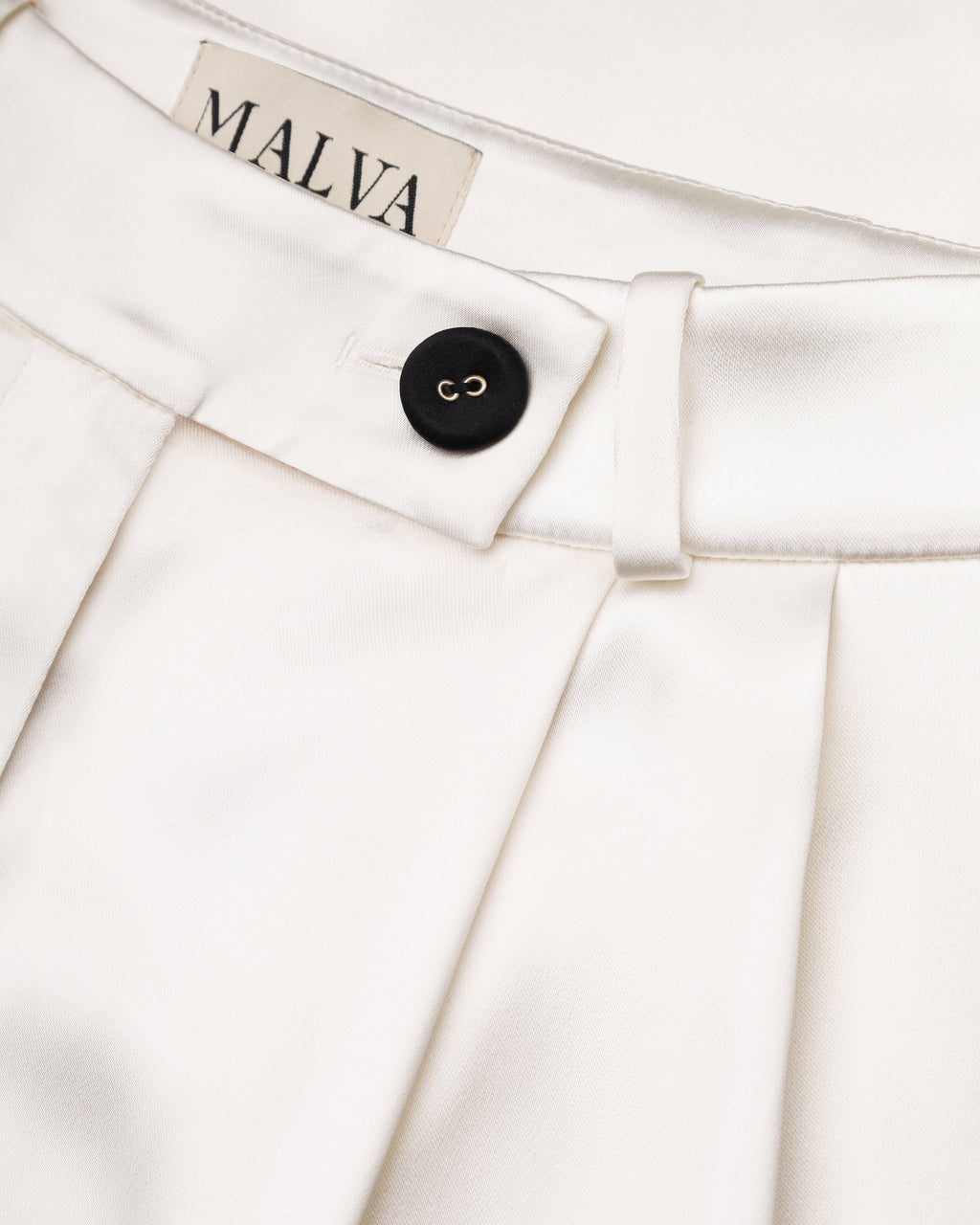 High-waisted Loose-fitting Pants in Ivory