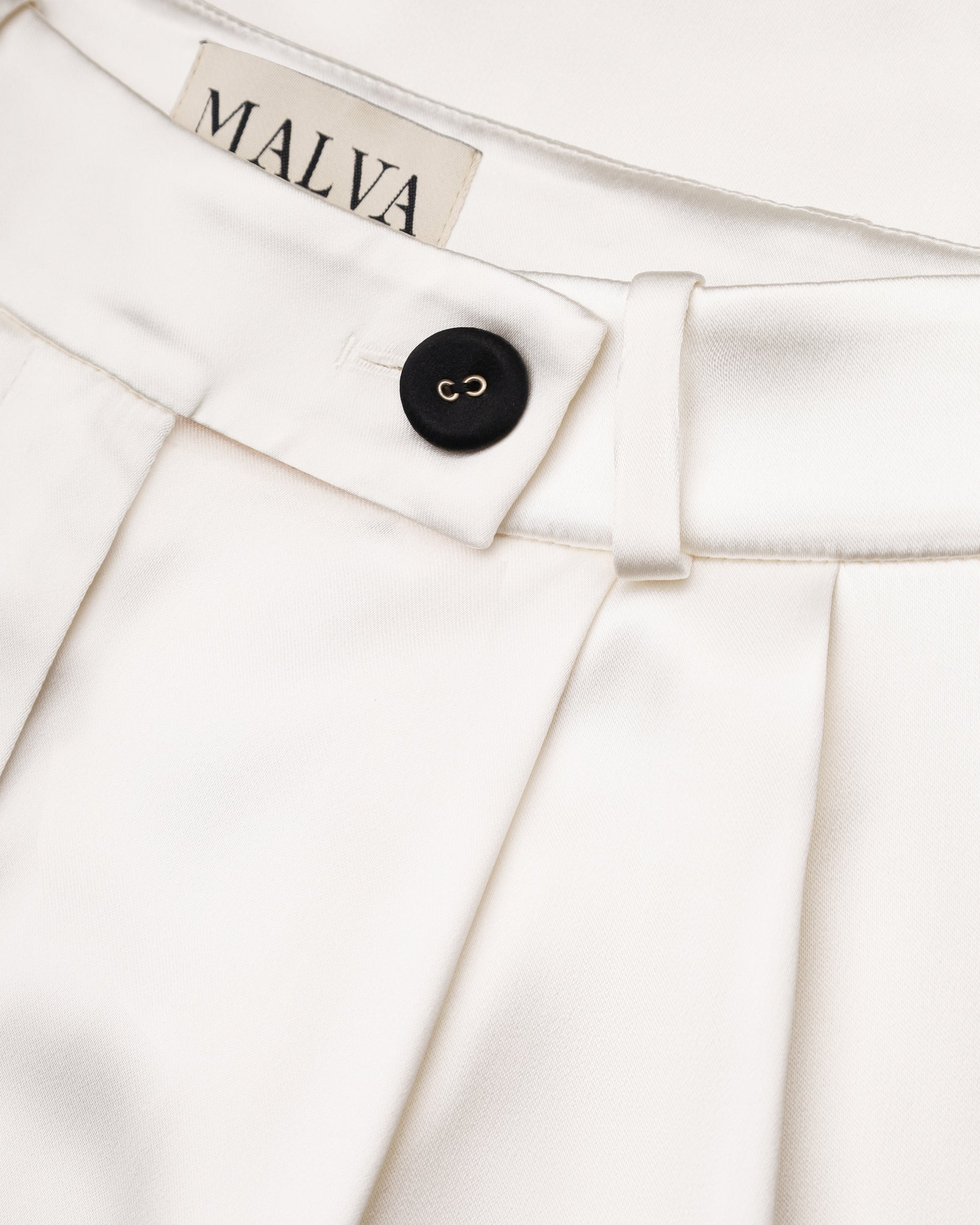 High-waisted Loose-fitting Pants in Ivory