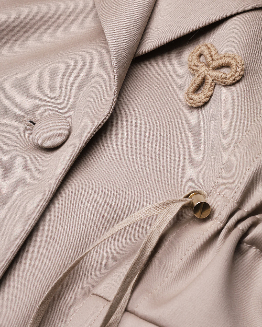 Relaxed-fit blazer with handmade florals in cappuccino