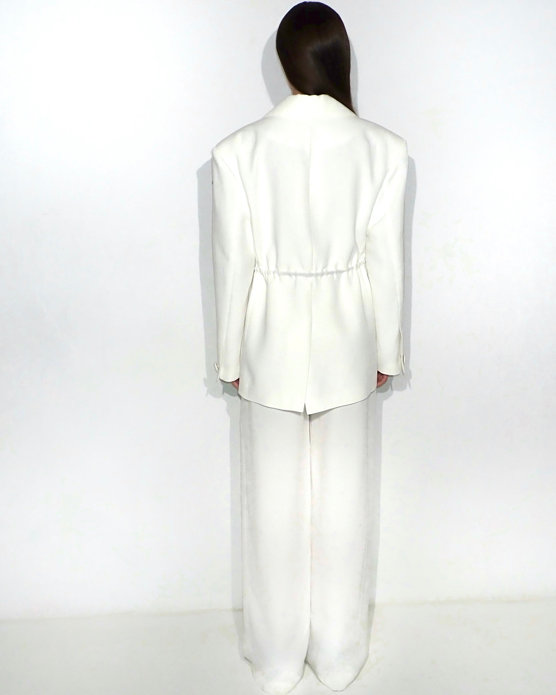 Classic blazer with detachable flower in ivory