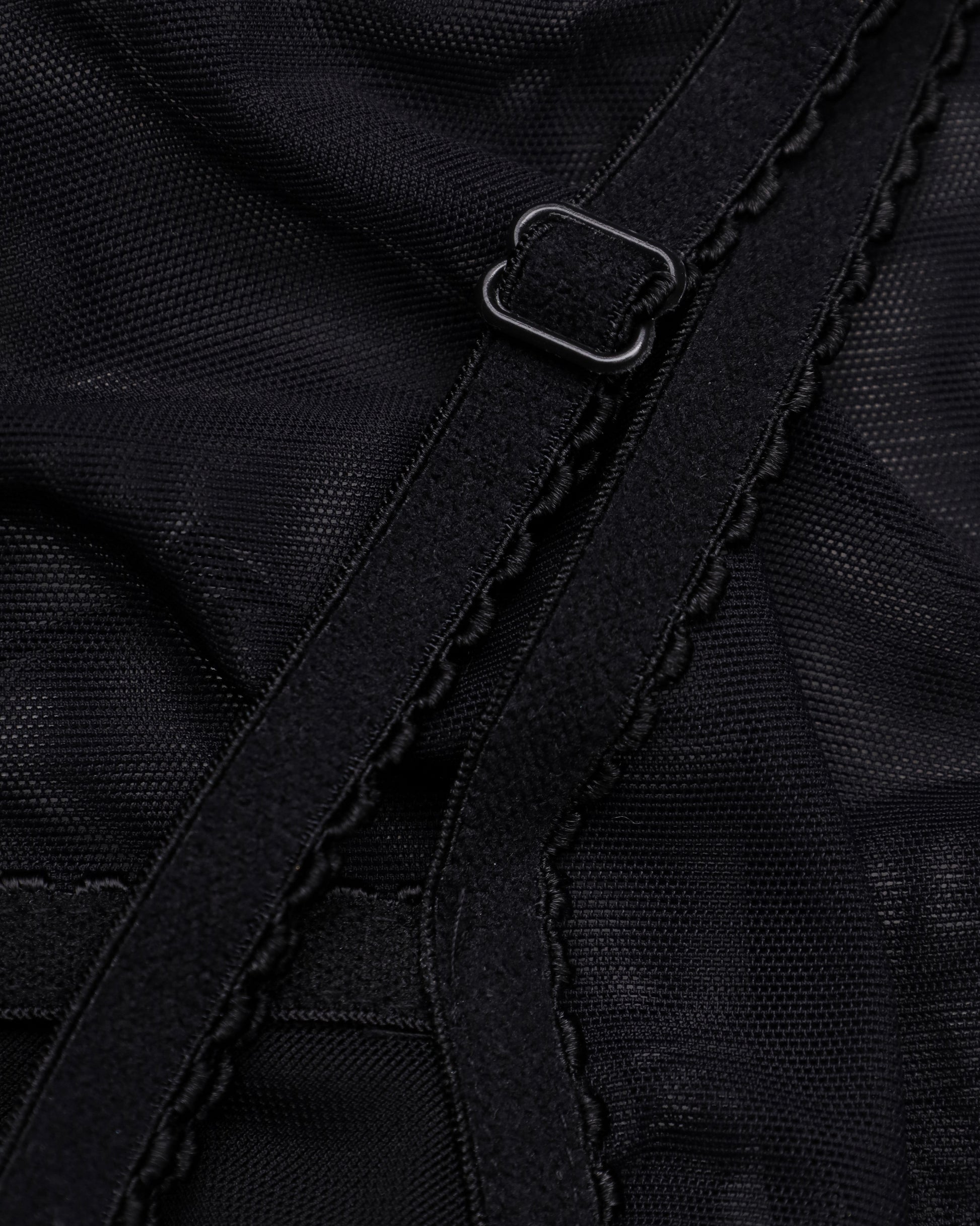 Minimal mesh triangle bra in black