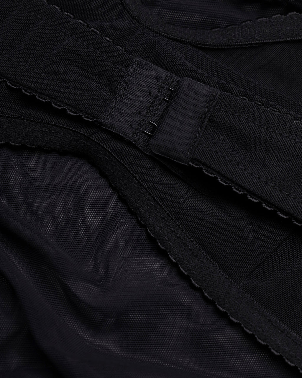 Minimal mesh triangle bra in black
