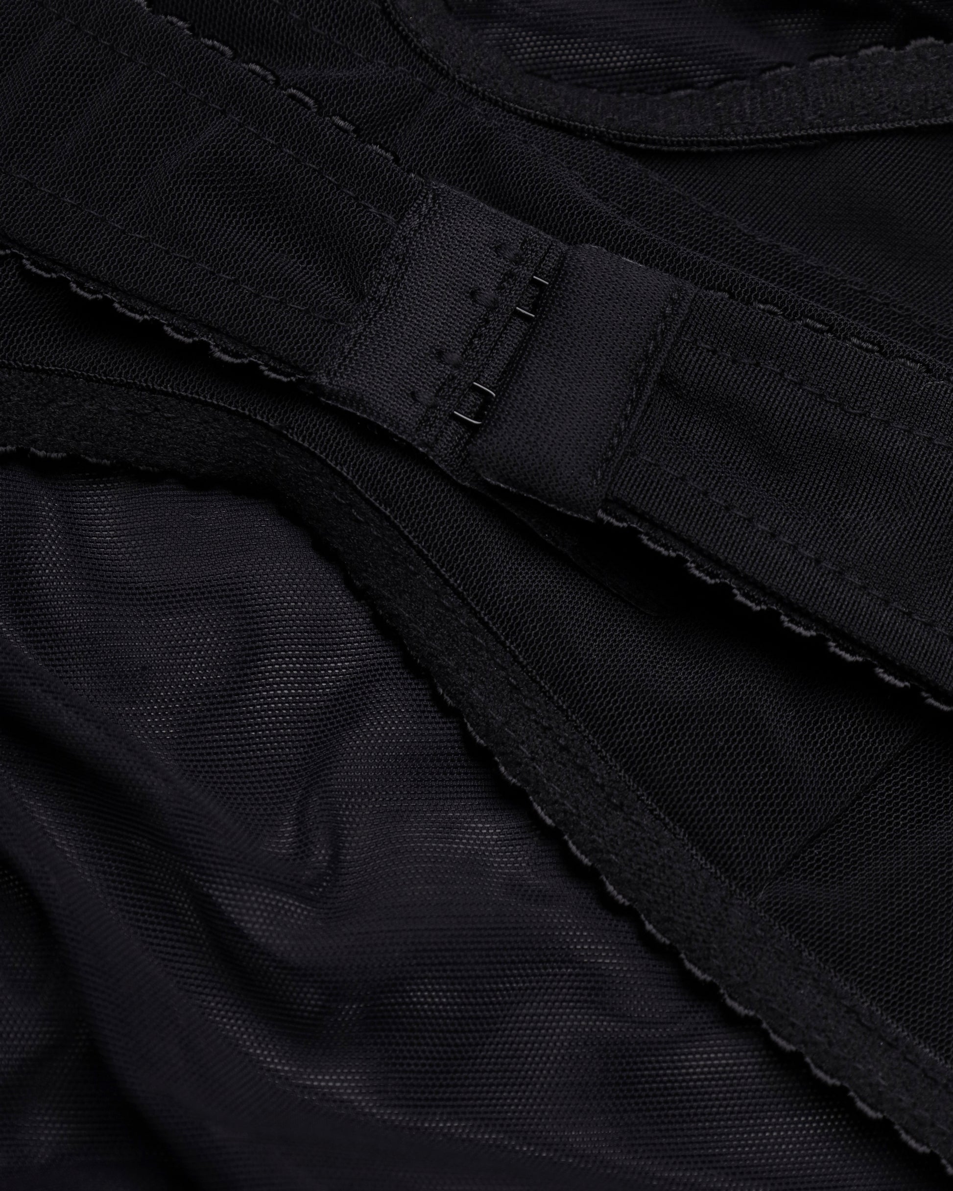 Minimal mesh triangle bra in black