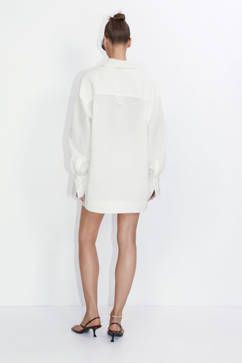 Linen-viscose blouse with crochet florals in ivory