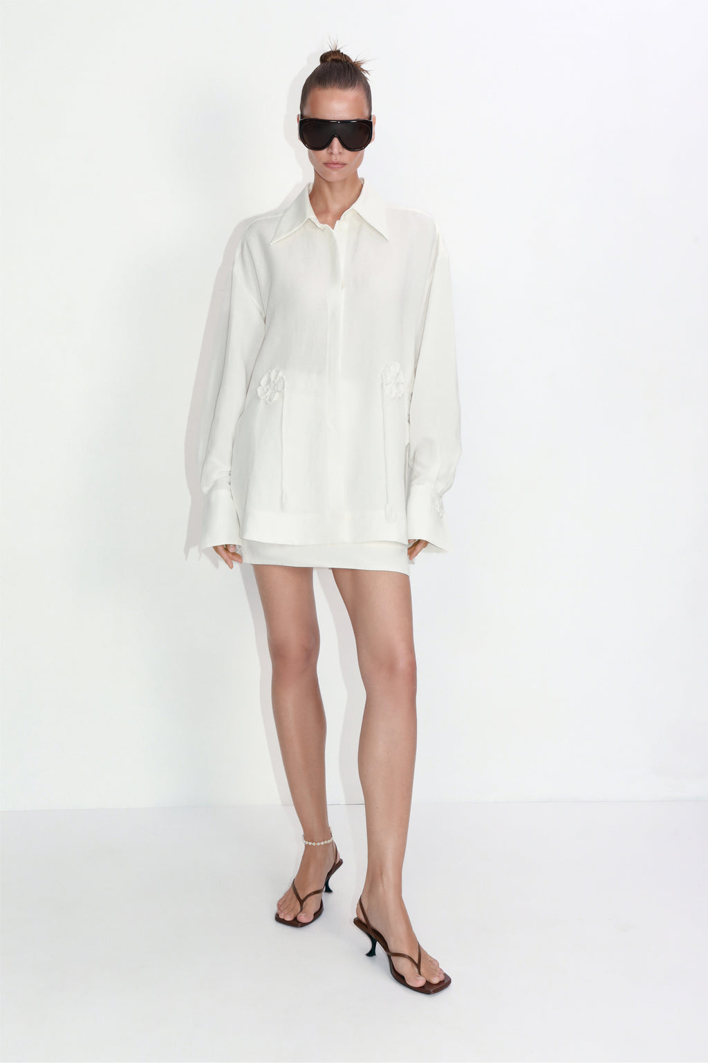 Linen-viscose blouse with crochet florals in ivory