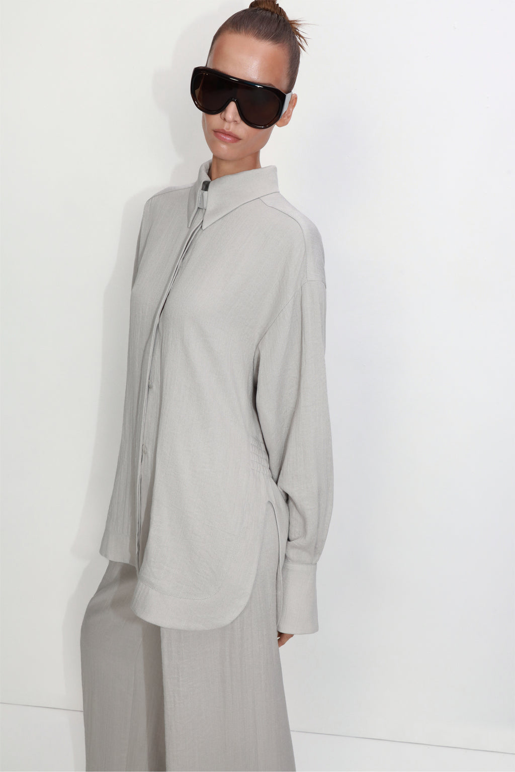 Minimal viscose blouse with modern collar in gray