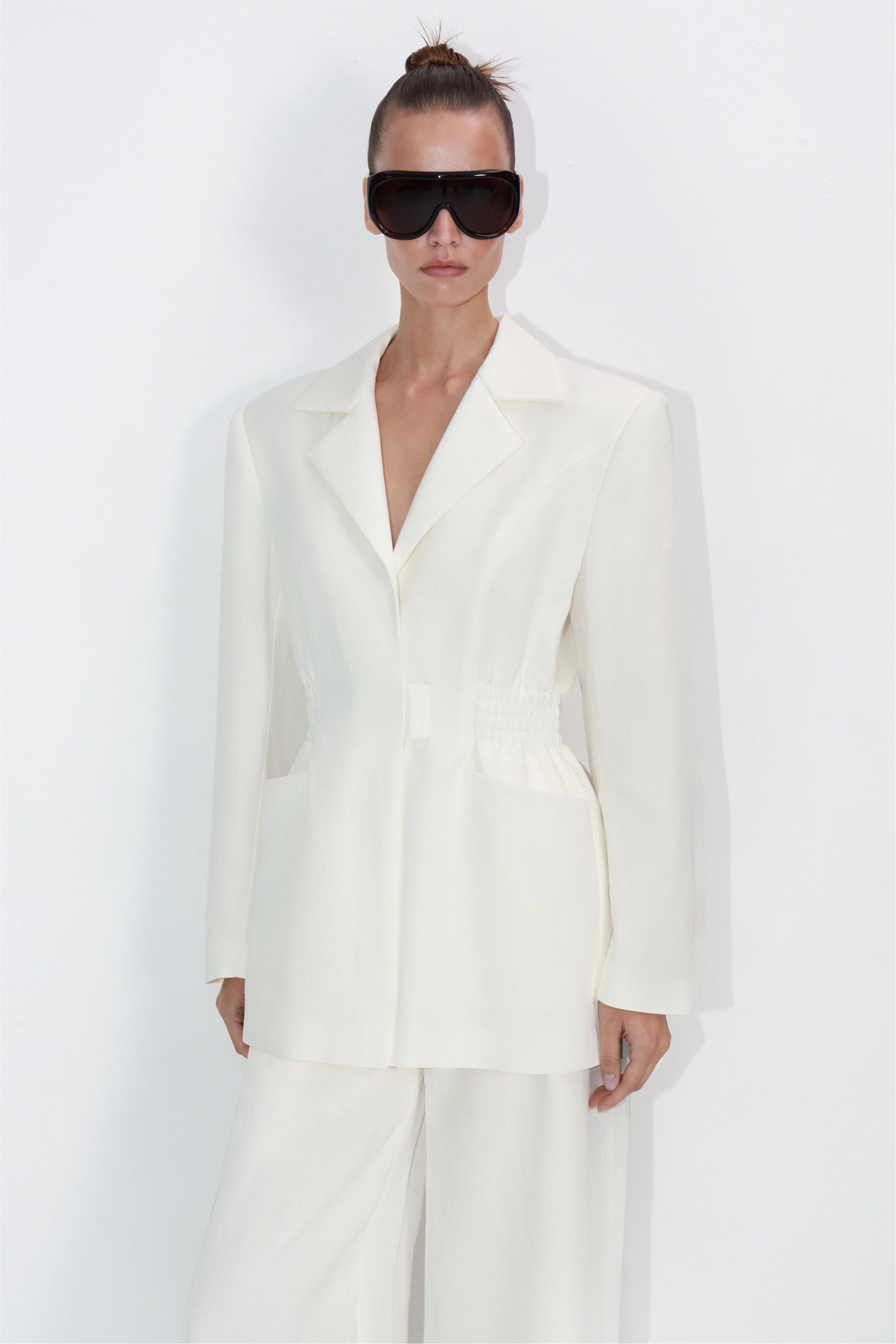 Tailored linen-viscose jacket with elasticated waist