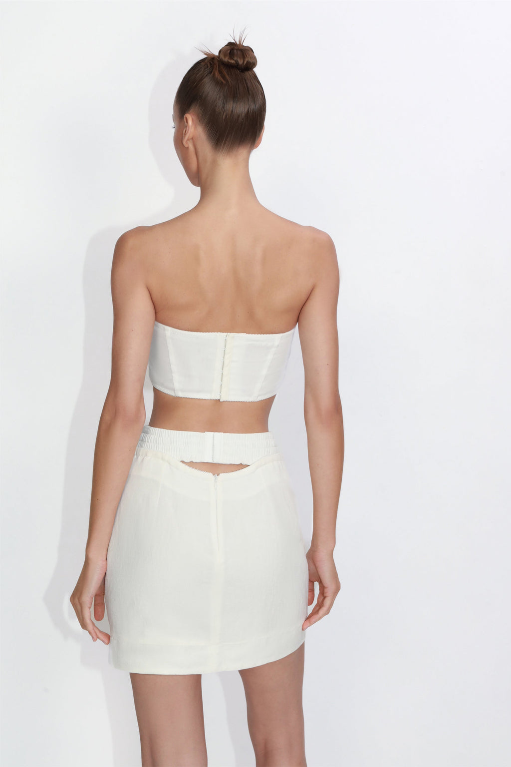 Tailored linen-viscose mini skirt with fitted waist