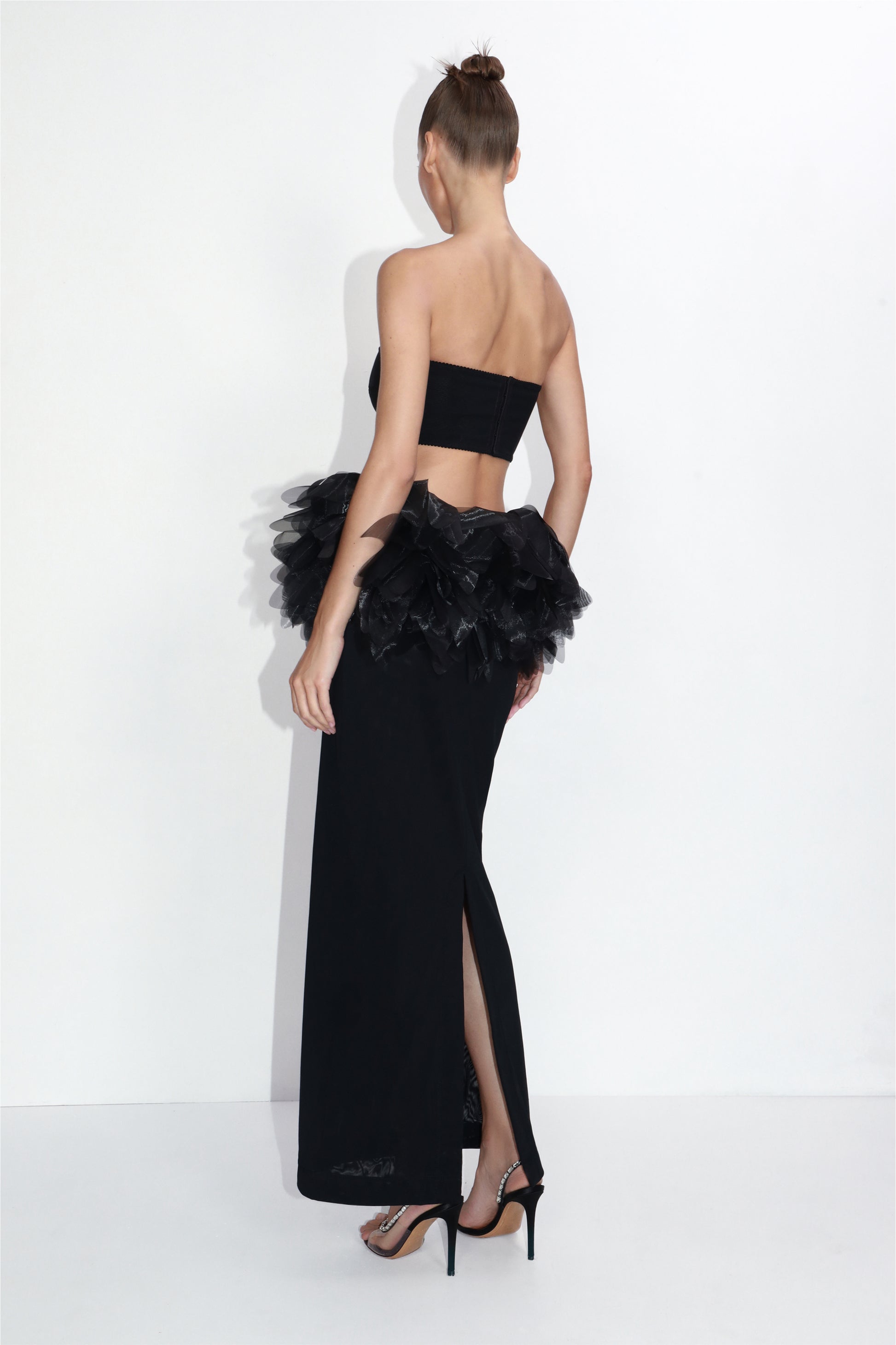 3D floral appliqué basque in black