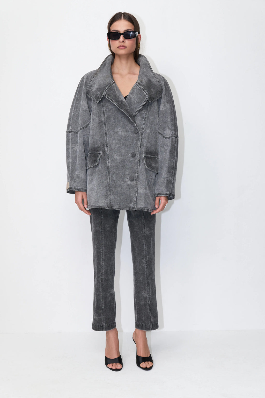 Curved-Slit Weathered Pants in Gray