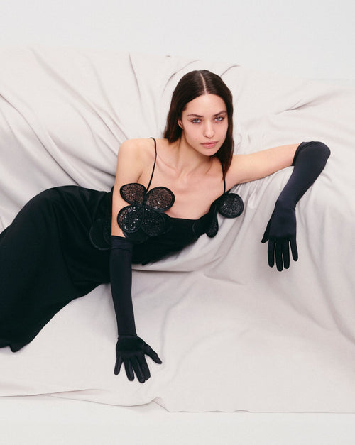 Classic Gloves Featuring Handcrafted Floral Appliqué