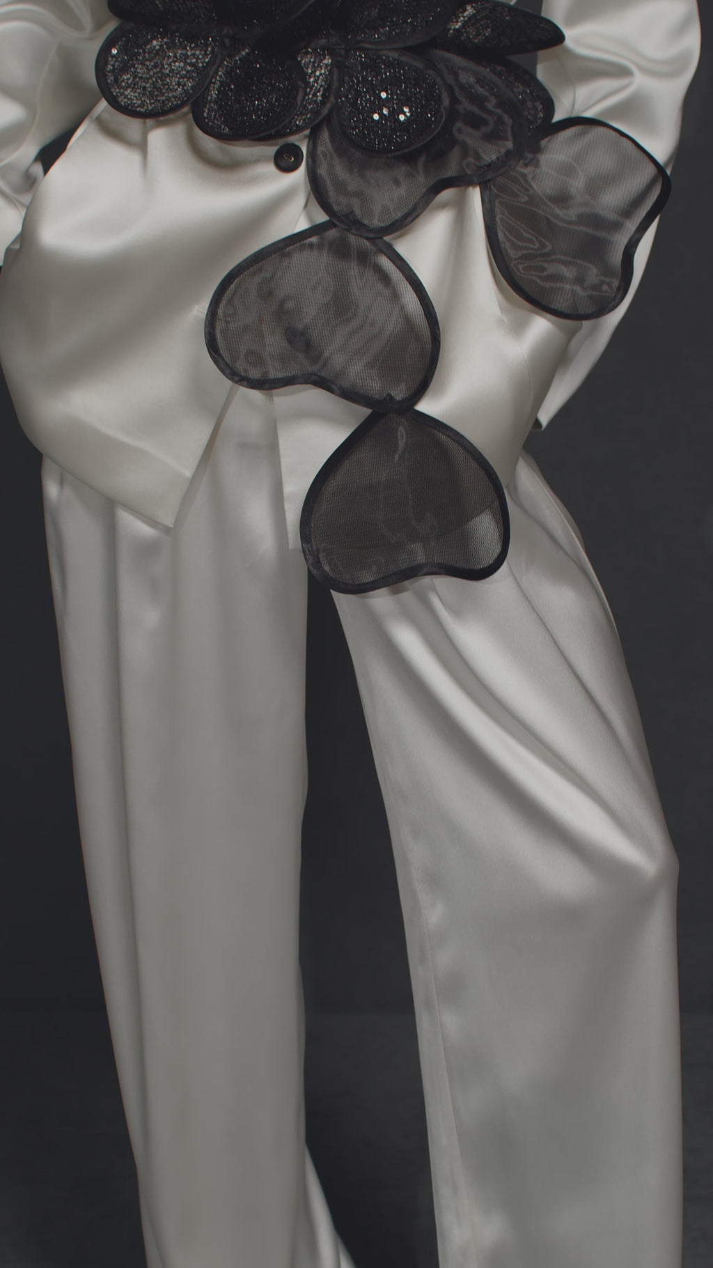 High-waisted Loose-fitting Pants in Ivory