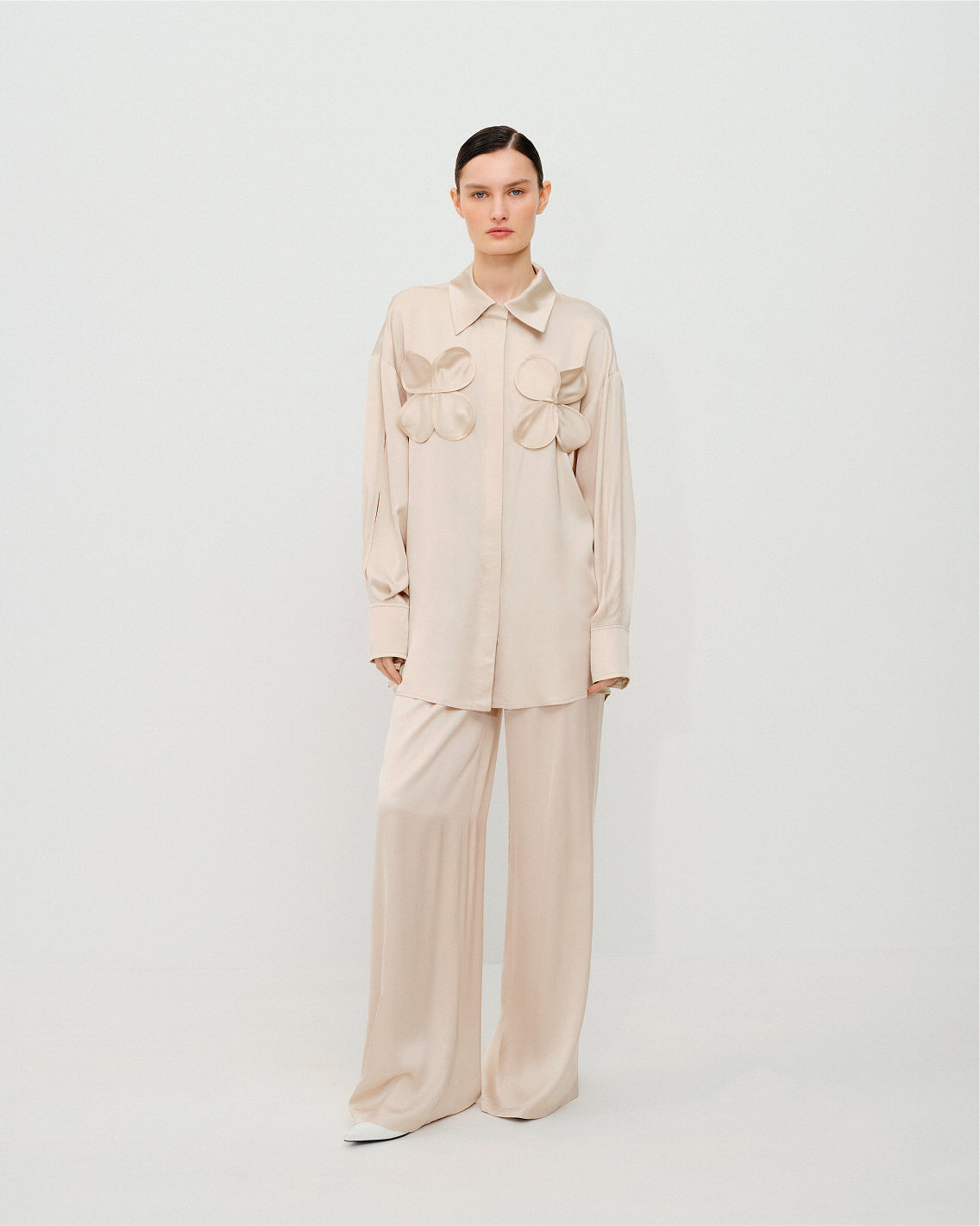 Elastic waist pants in champagne color