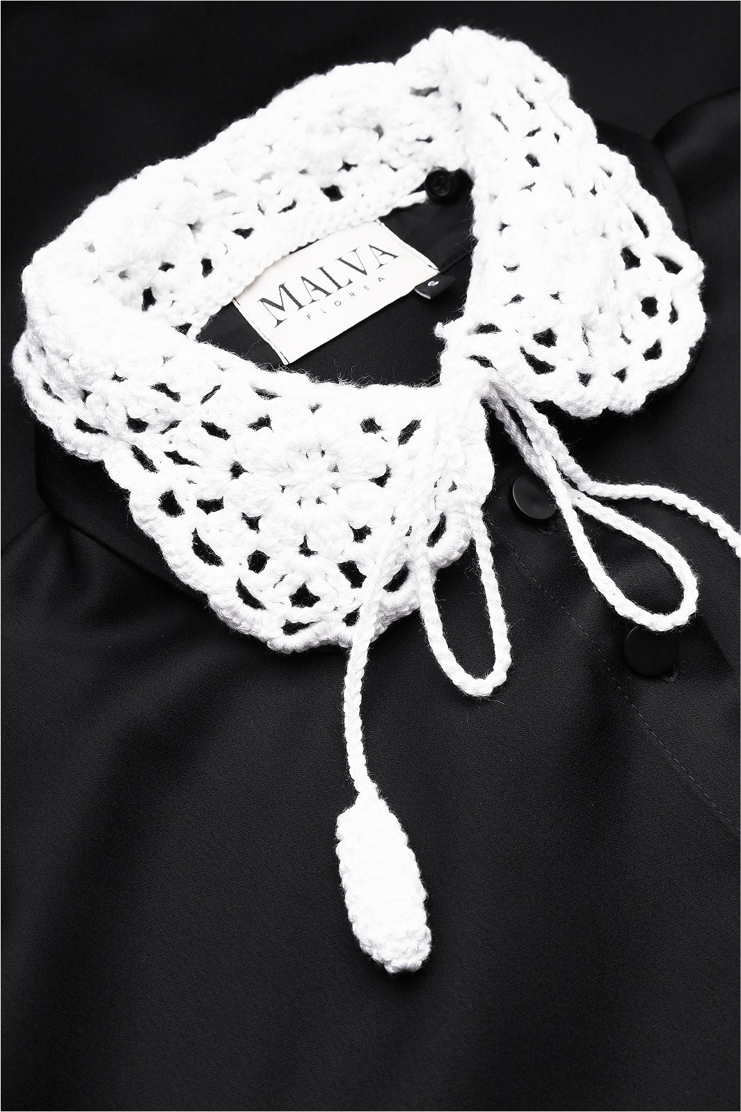 Shirt with handcrafted crochet collar